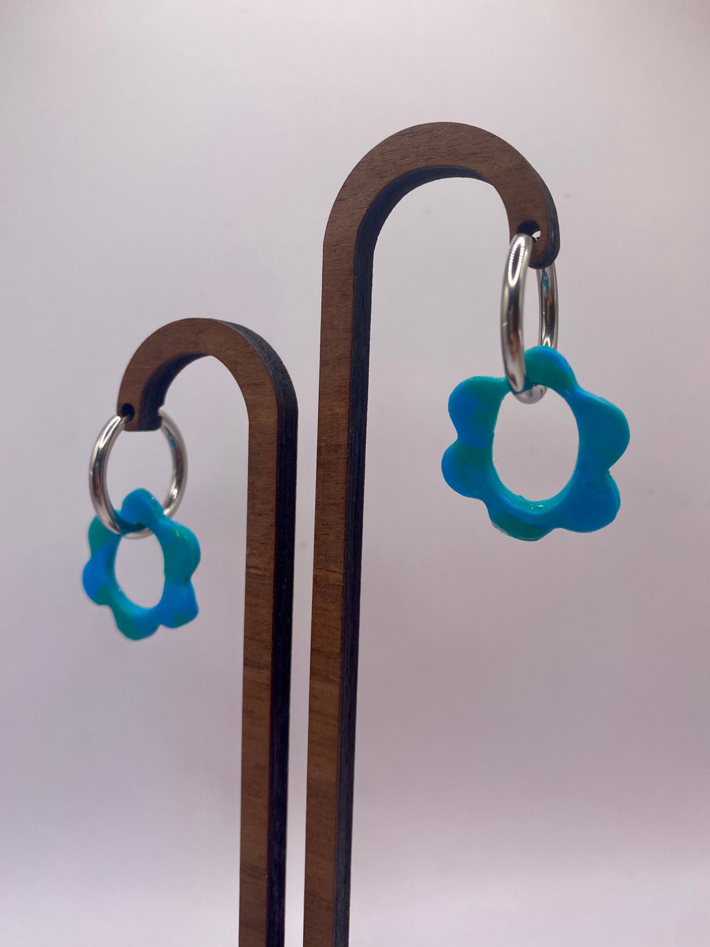 Boucles fleurs bleus