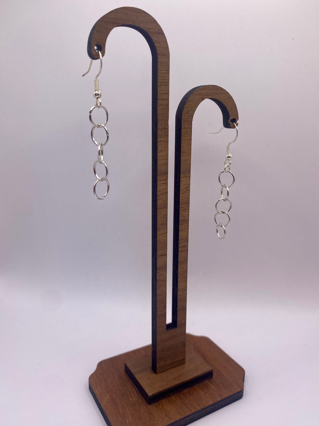 Boucles pendantes argentées